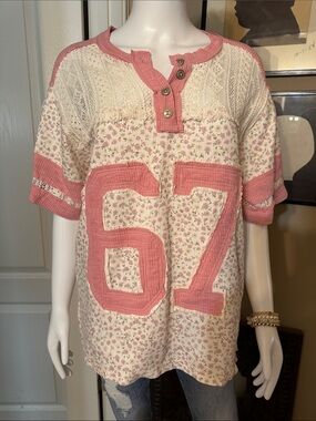 POL Cream Short-Sleeve Henley Top with Pink Trim and '67 Applique